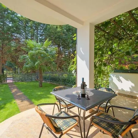 Ferienwohnung In Mit Eigenem Garten Apartman Porec