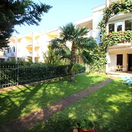 Apartamento Ferienwohnung In Mit Eigenem Garten Poreč