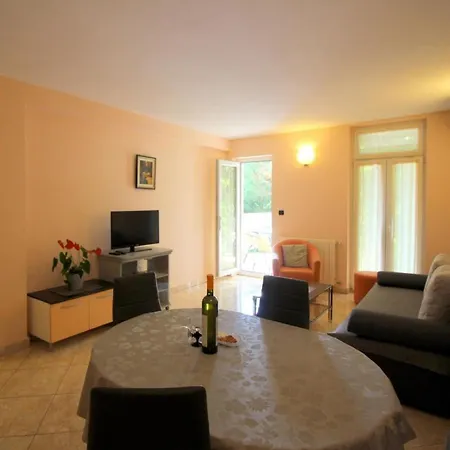 Apartamento Ferienwohnung In Mit Eigenem Garten *